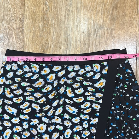 J. Crew Factory Black Print Pleated Faux Wrap Skirt Size 6 Lined Mini EUC - Picture 12 of 15